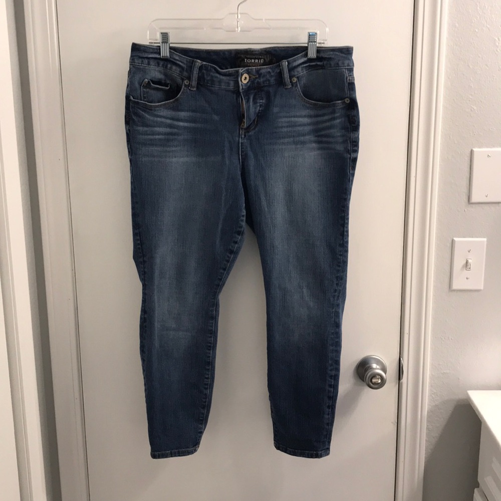 Torrid stretch cropped jeans size 14 regular